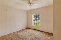 321 S 8th Ave, Out Of Area, TX 75860