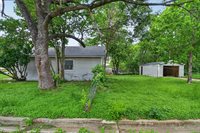 321 S 8th Ave, Out Of Area, TX 75860