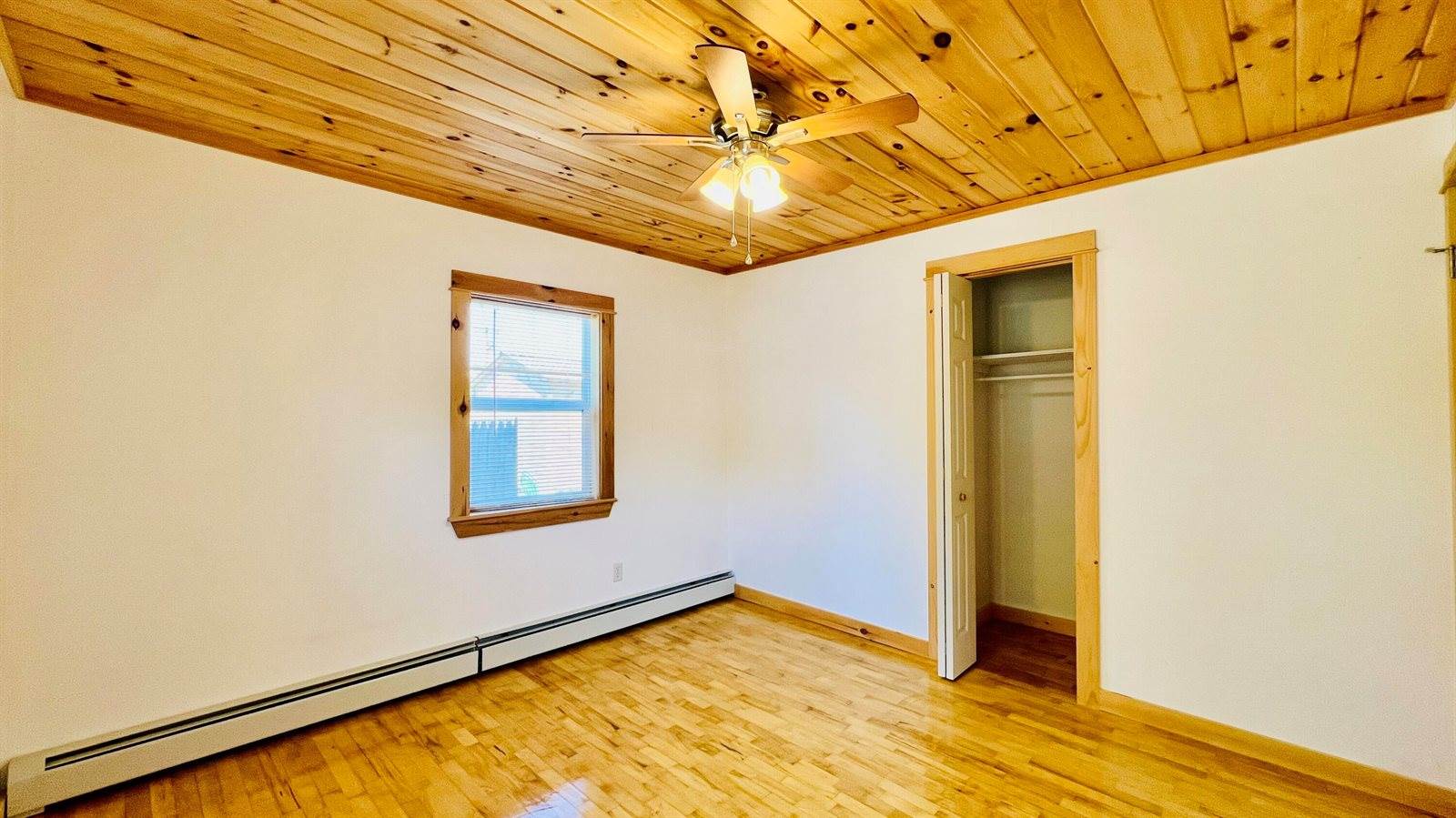 50 River Road, Howland, ME 04448
