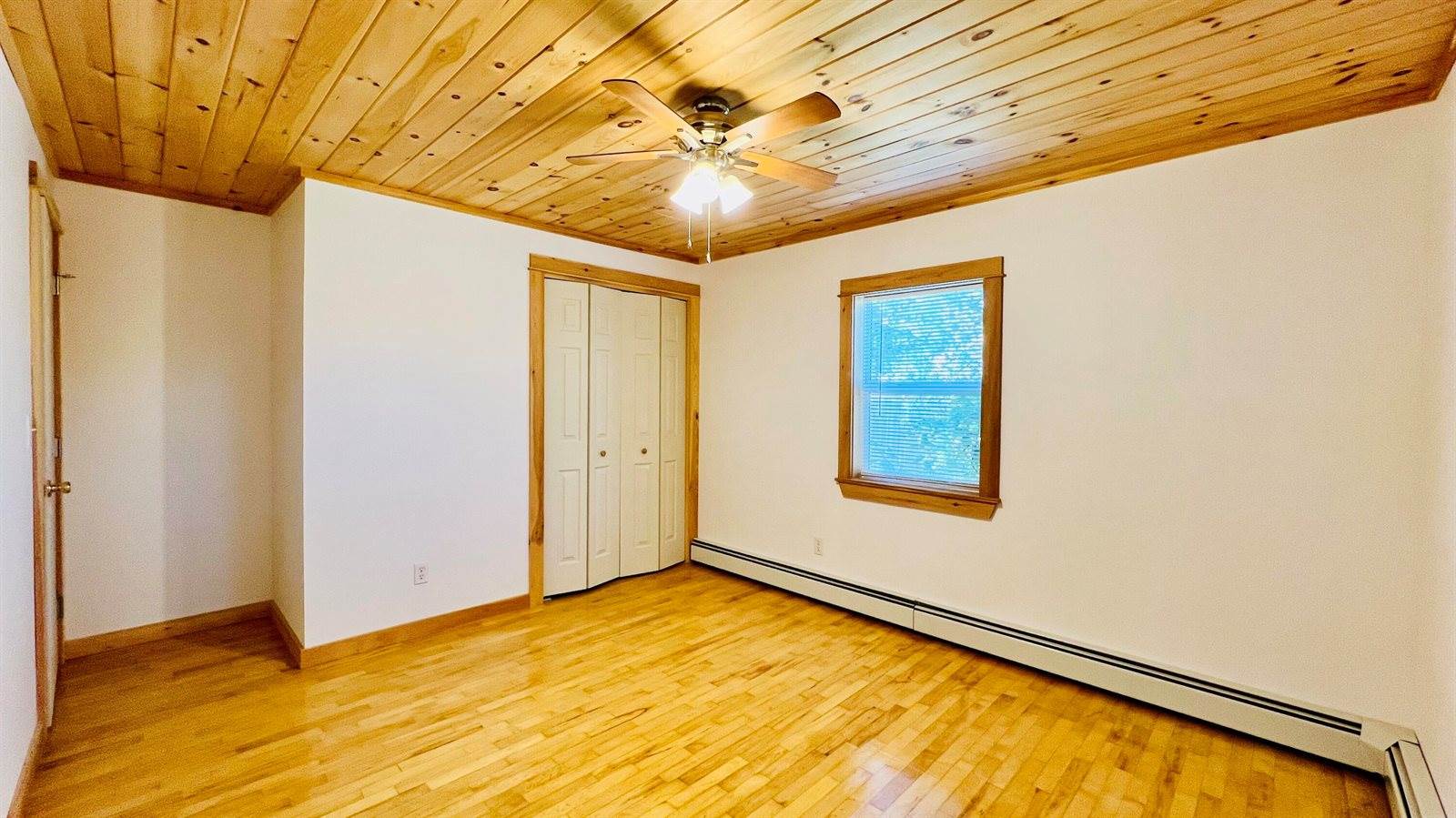 50 River Road, Howland, ME 04448