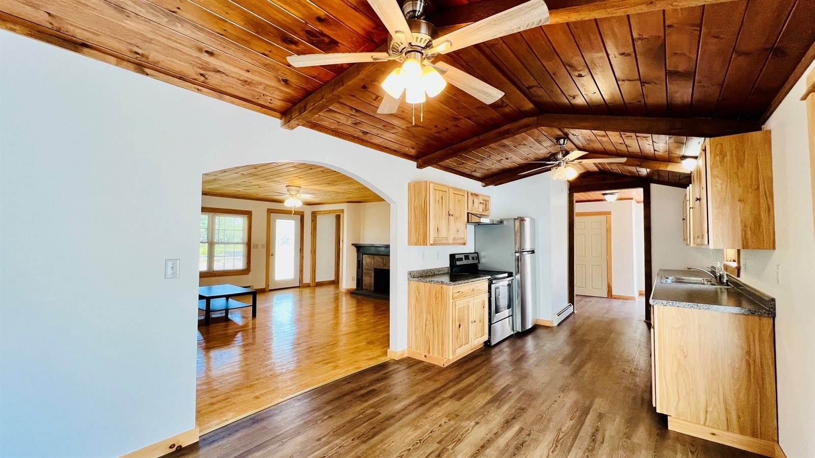 50 River Road, Howland, ME 04448