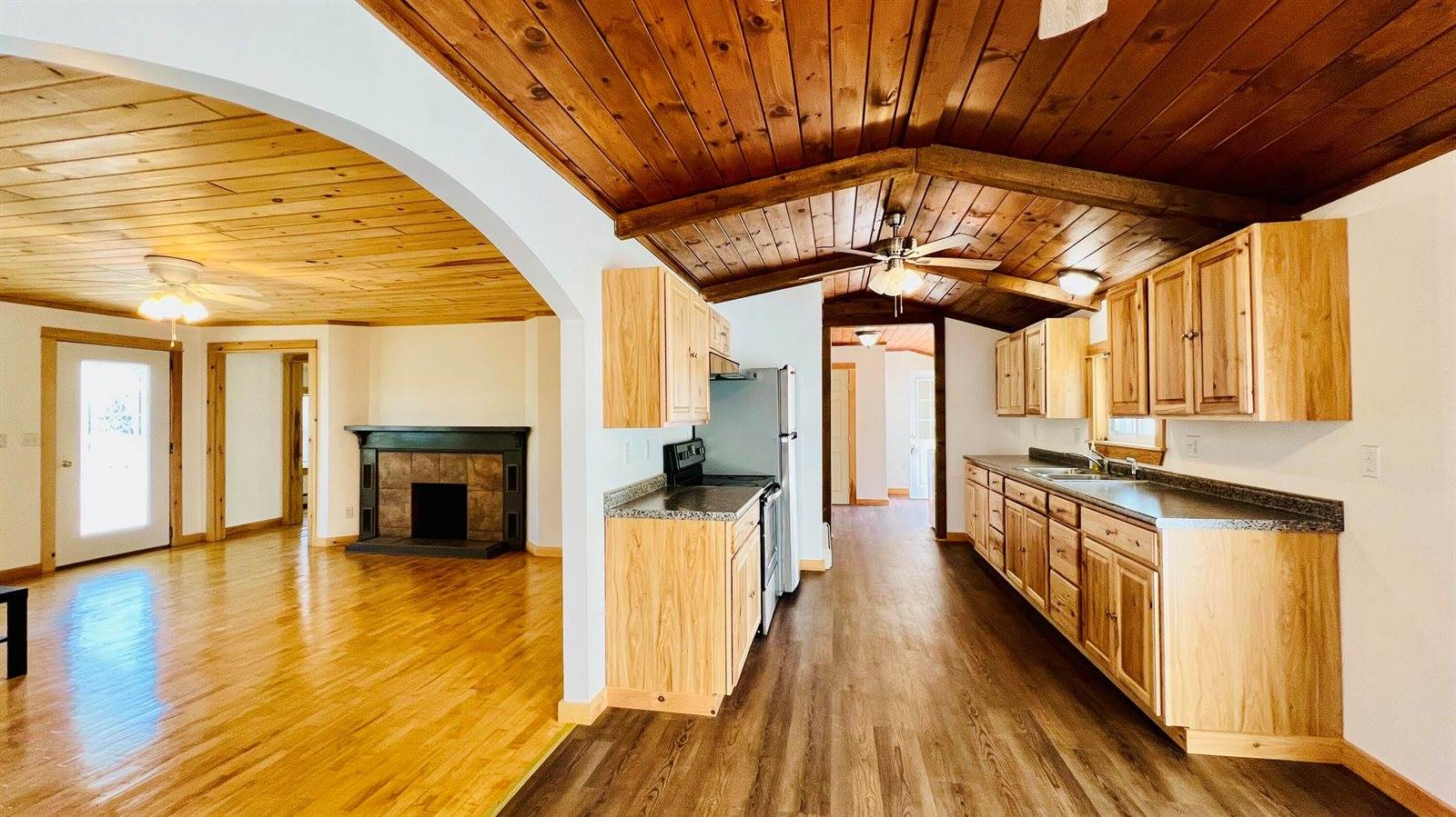 50 River Road, Howland, ME 04448