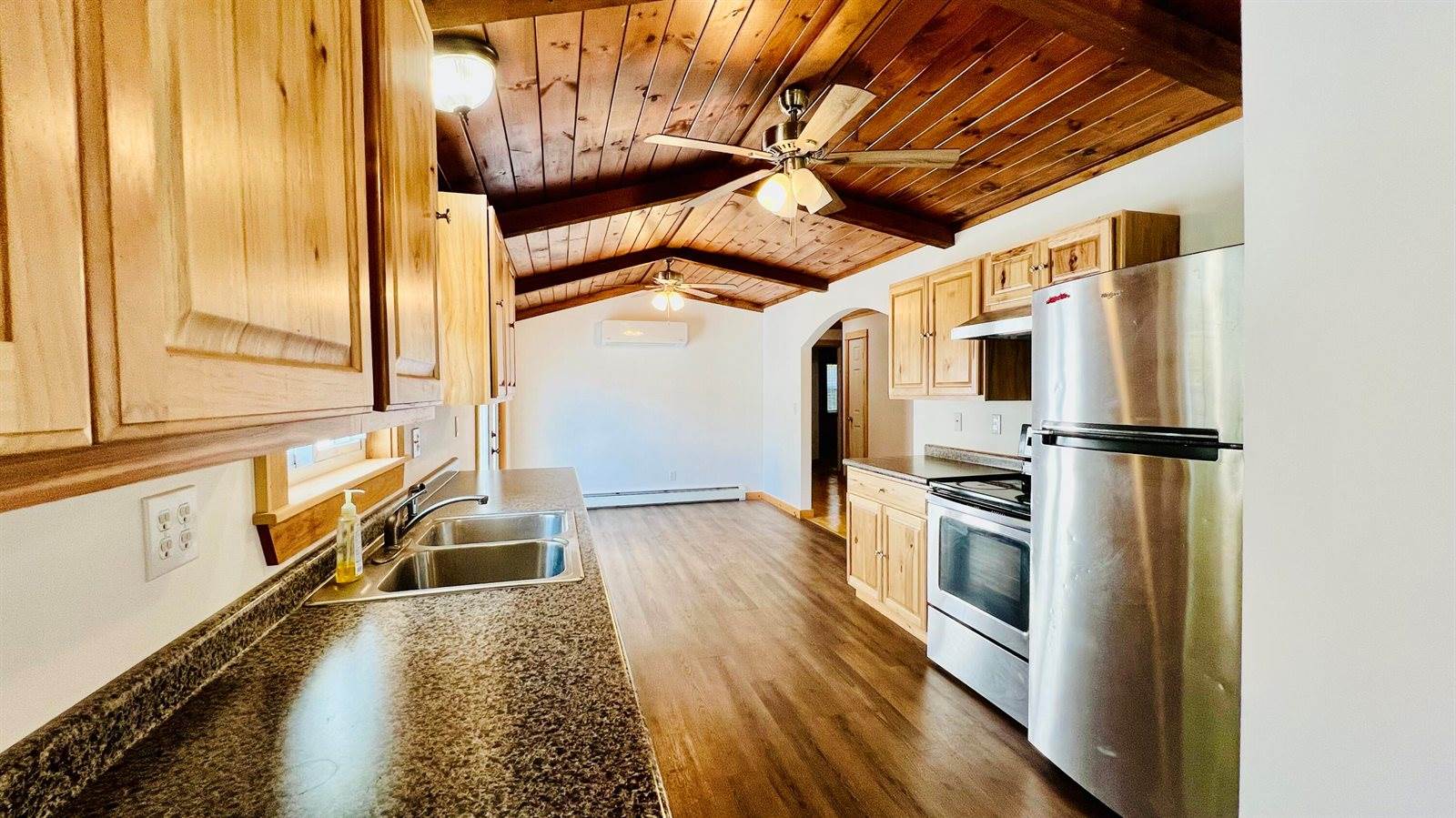 50 River Road, Howland, ME 04448