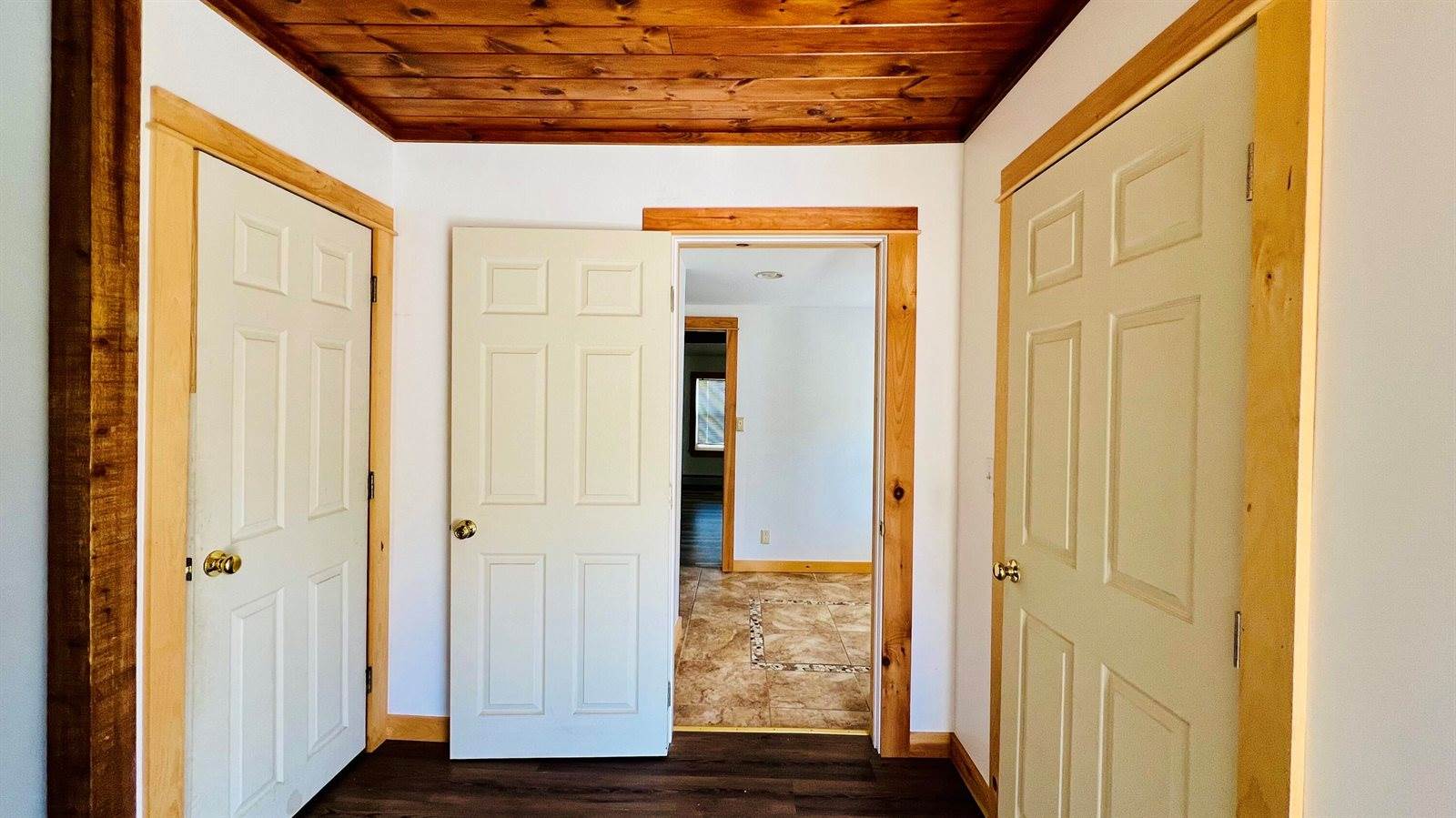 50 River Road, Howland, ME 04448