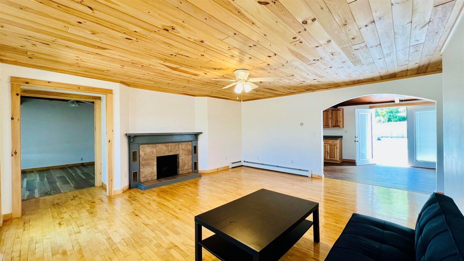 50 River Road, Howland, ME 04448