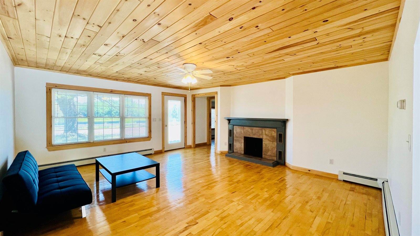 50 River Road, Howland, ME 04448