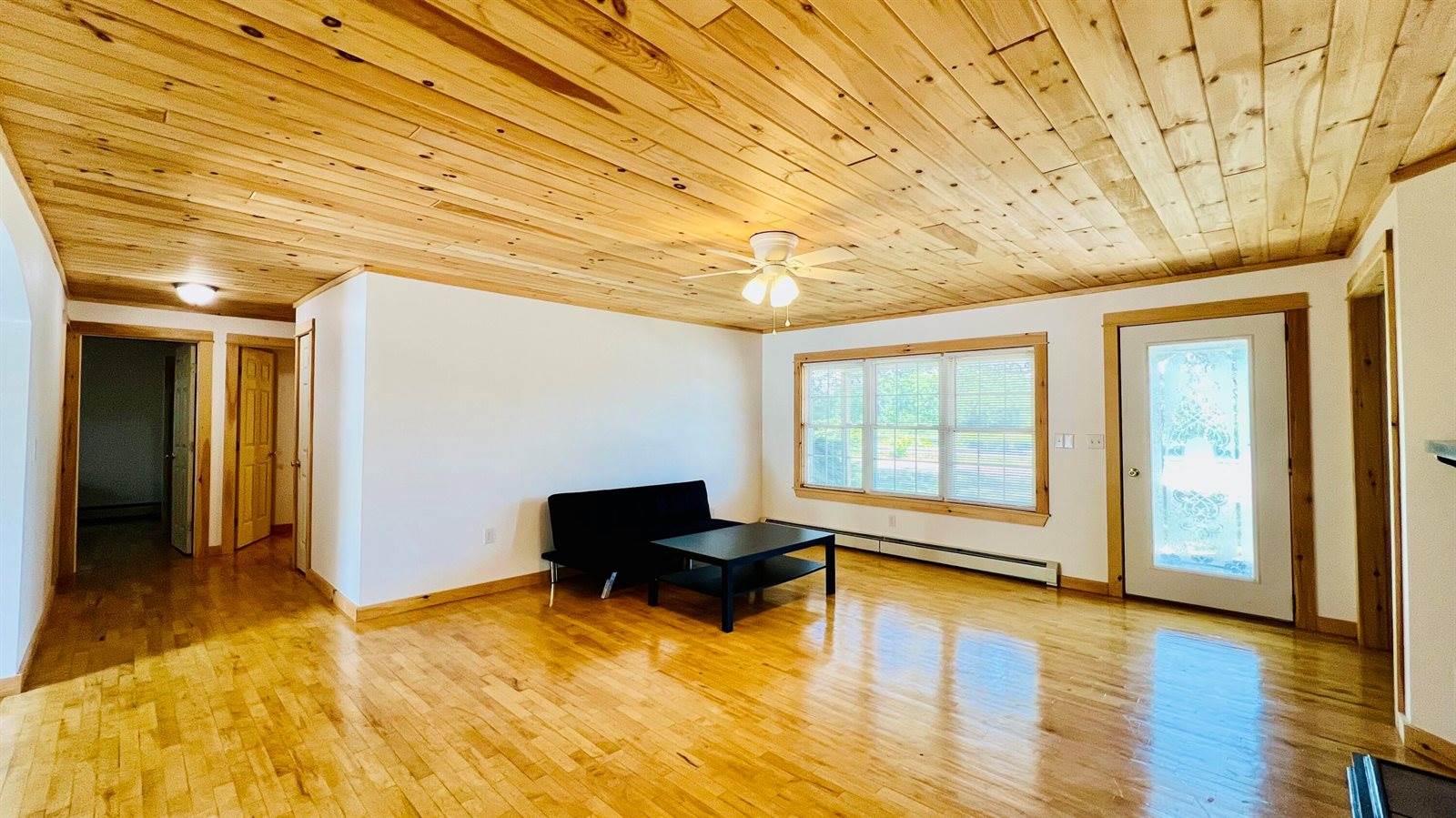 50 River Road, Howland, ME 04448