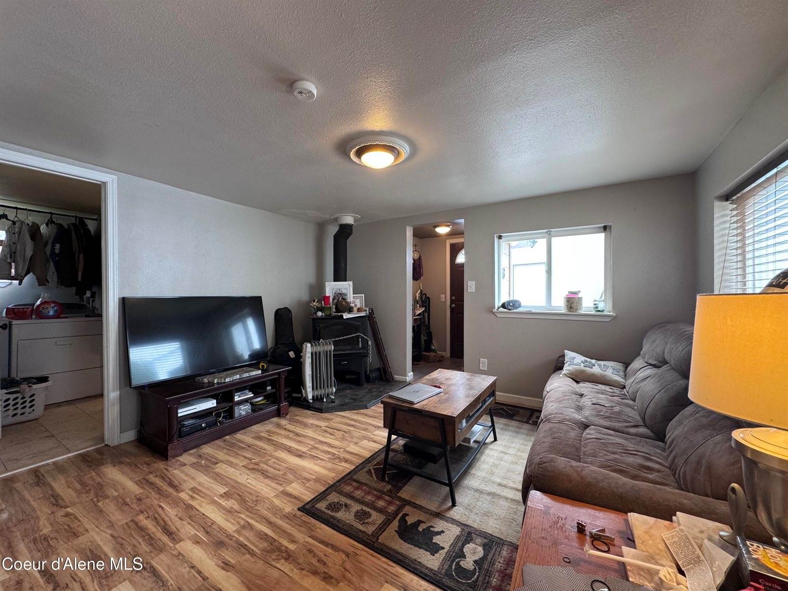 706 B St, Pinehurst, ID 83850