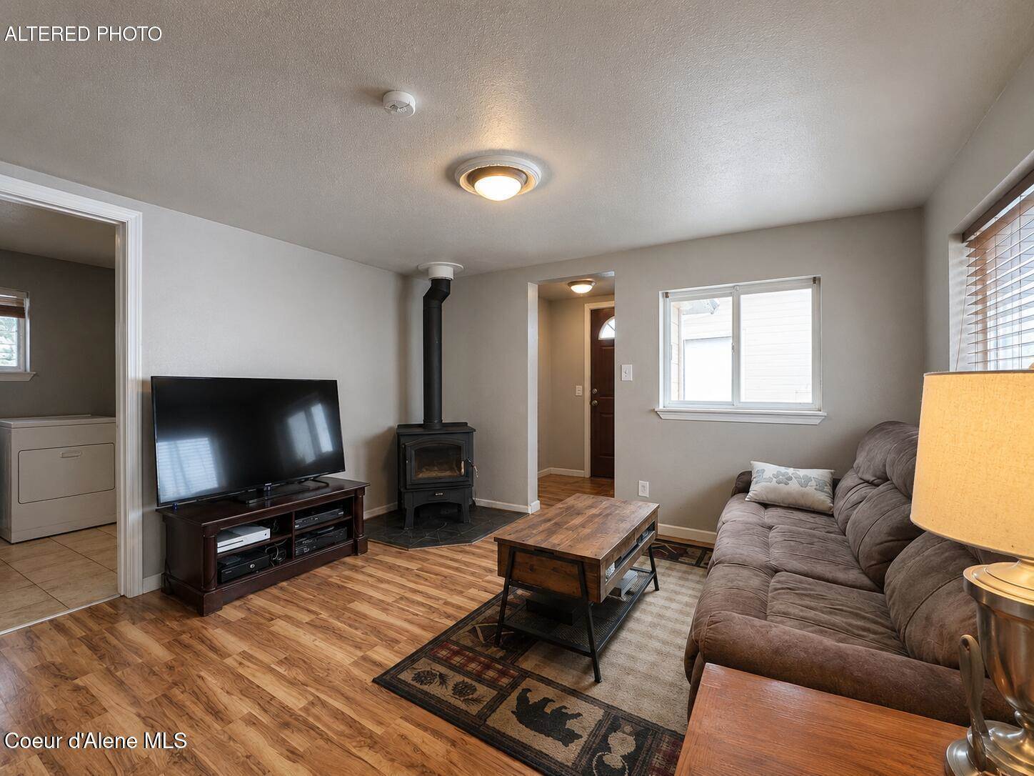 706 B St, Pinehurst, ID 83850