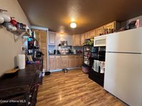 706 B St, Pinehurst, ID 83850