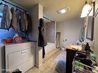 706 B St, Pinehurst, ID 83850