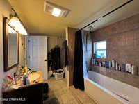 706 B St, Pinehurst, ID 83850
