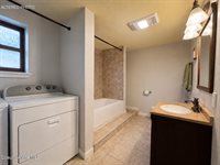 706 B St, Pinehurst, ID 83850