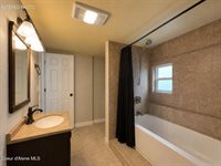 706 B St, Pinehurst, ID 83850