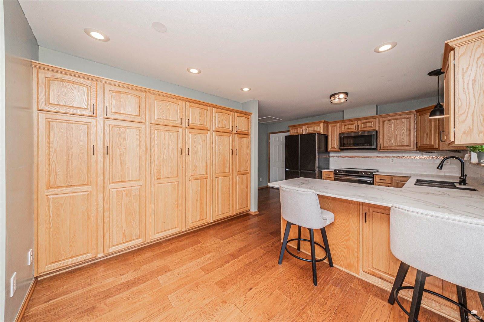 115 Harvard Pl, Manhattan, KS 66502