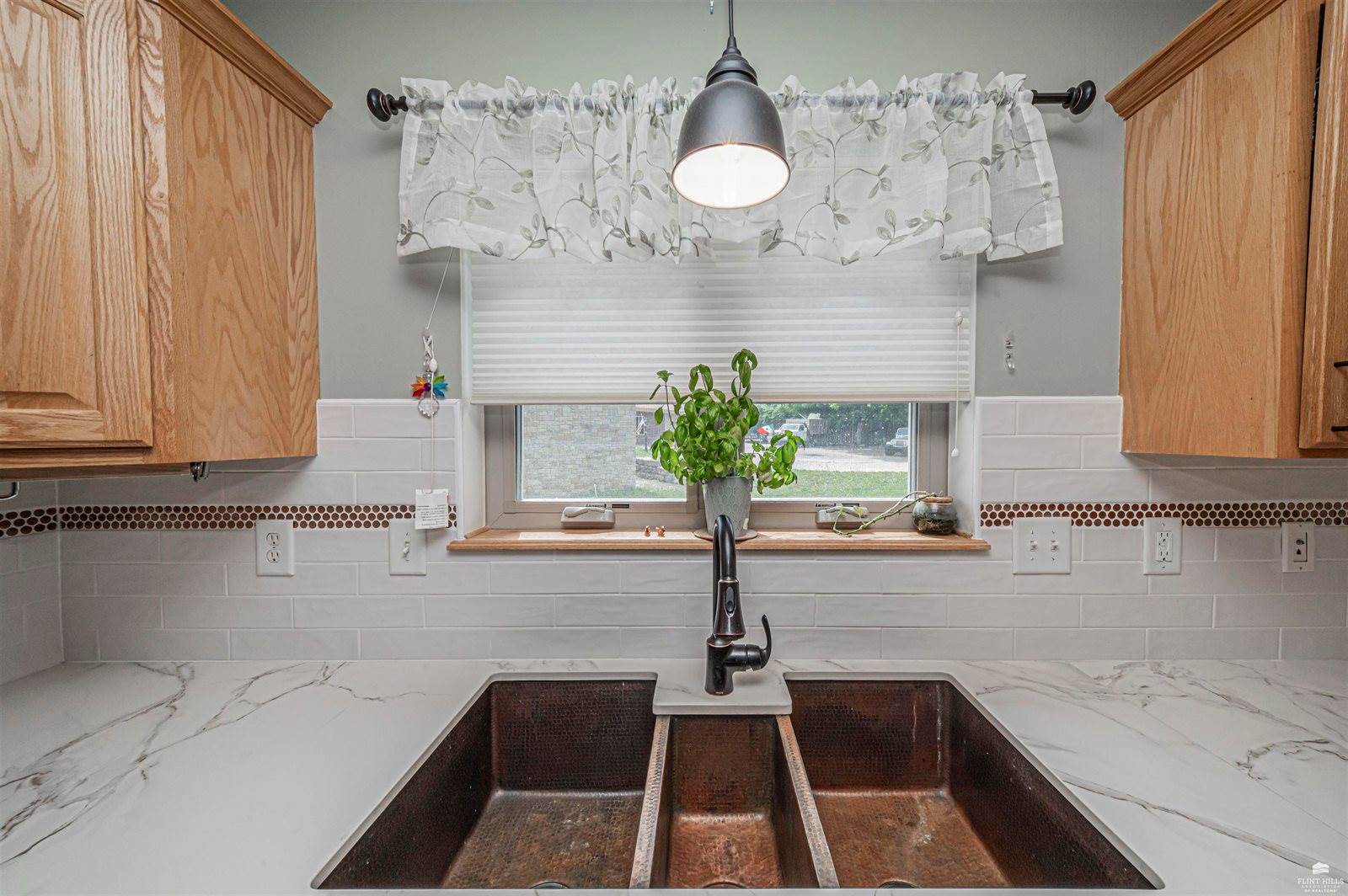 115 Harvard Pl, Manhattan, KS 66502