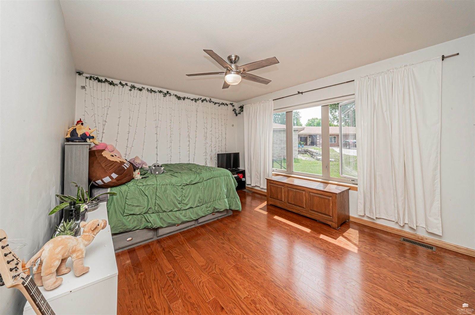 115 Harvard Pl, Manhattan, KS 66502