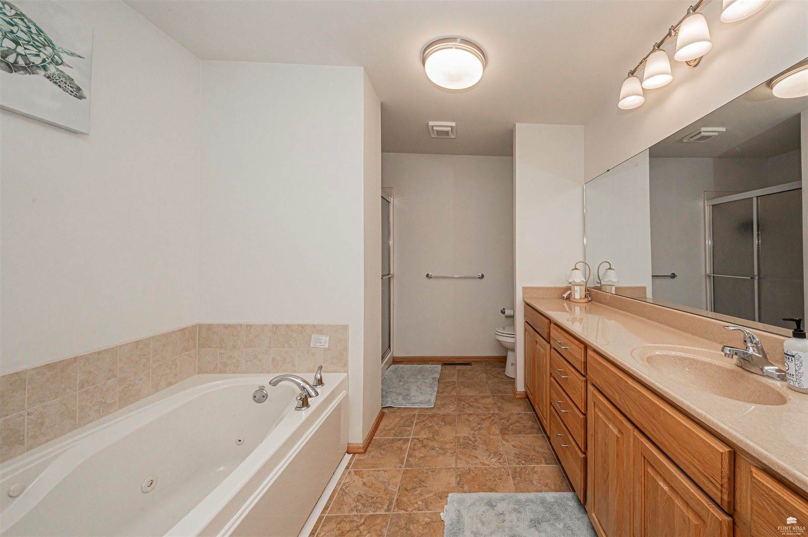 115 Harvard Pl, Manhattan, KS 66502