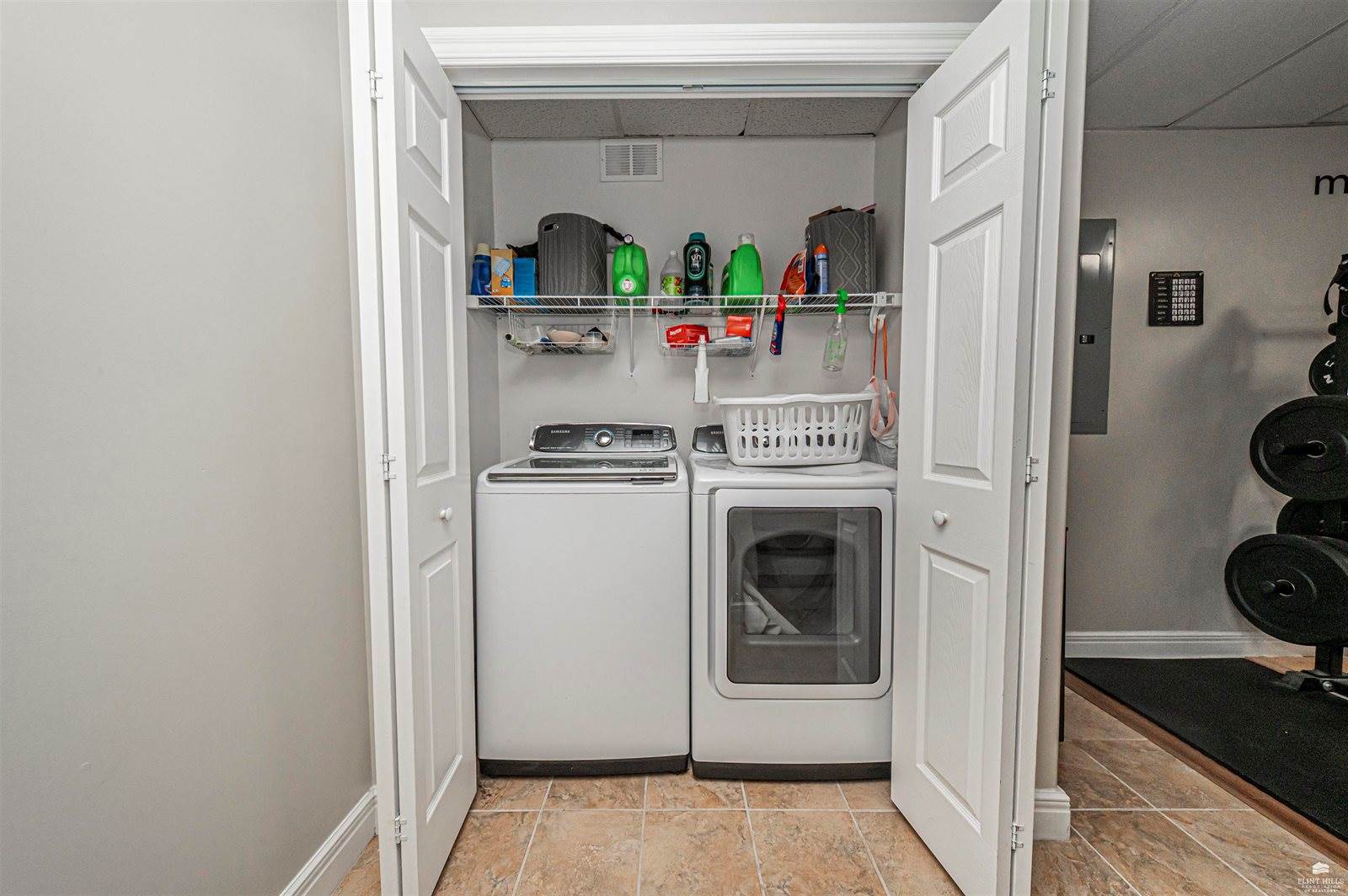 115 Harvard Pl, Manhattan, KS 66502