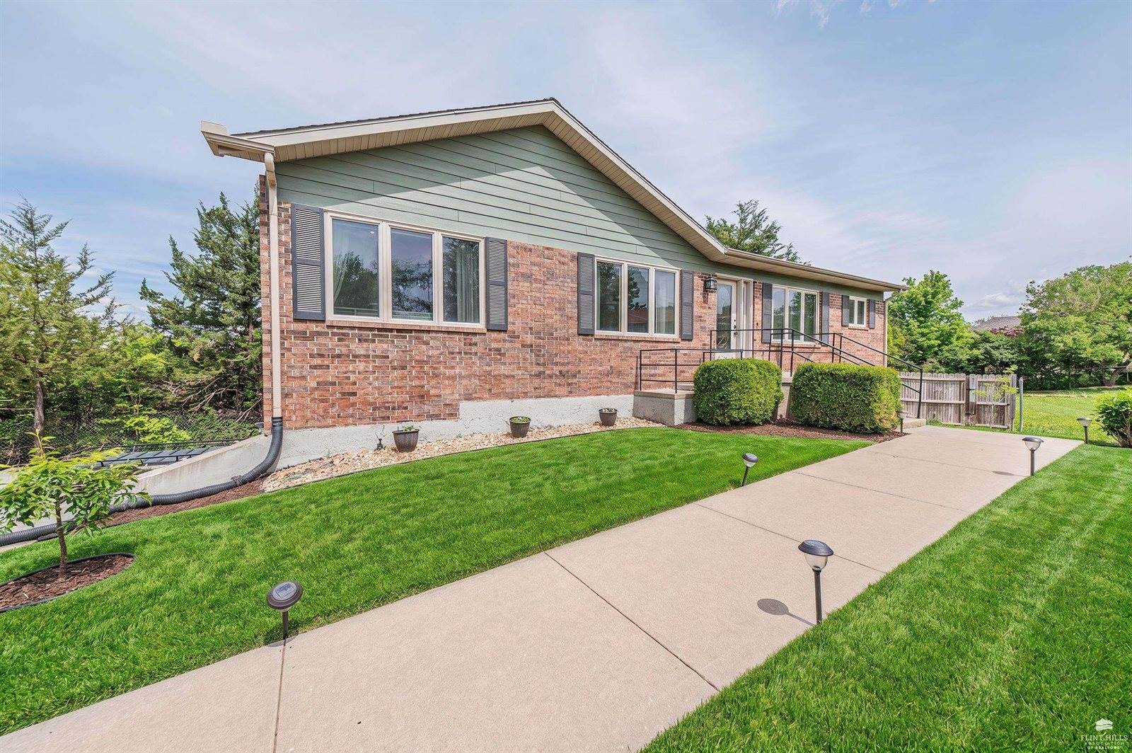 115 Harvard Pl, Manhattan, KS 66502