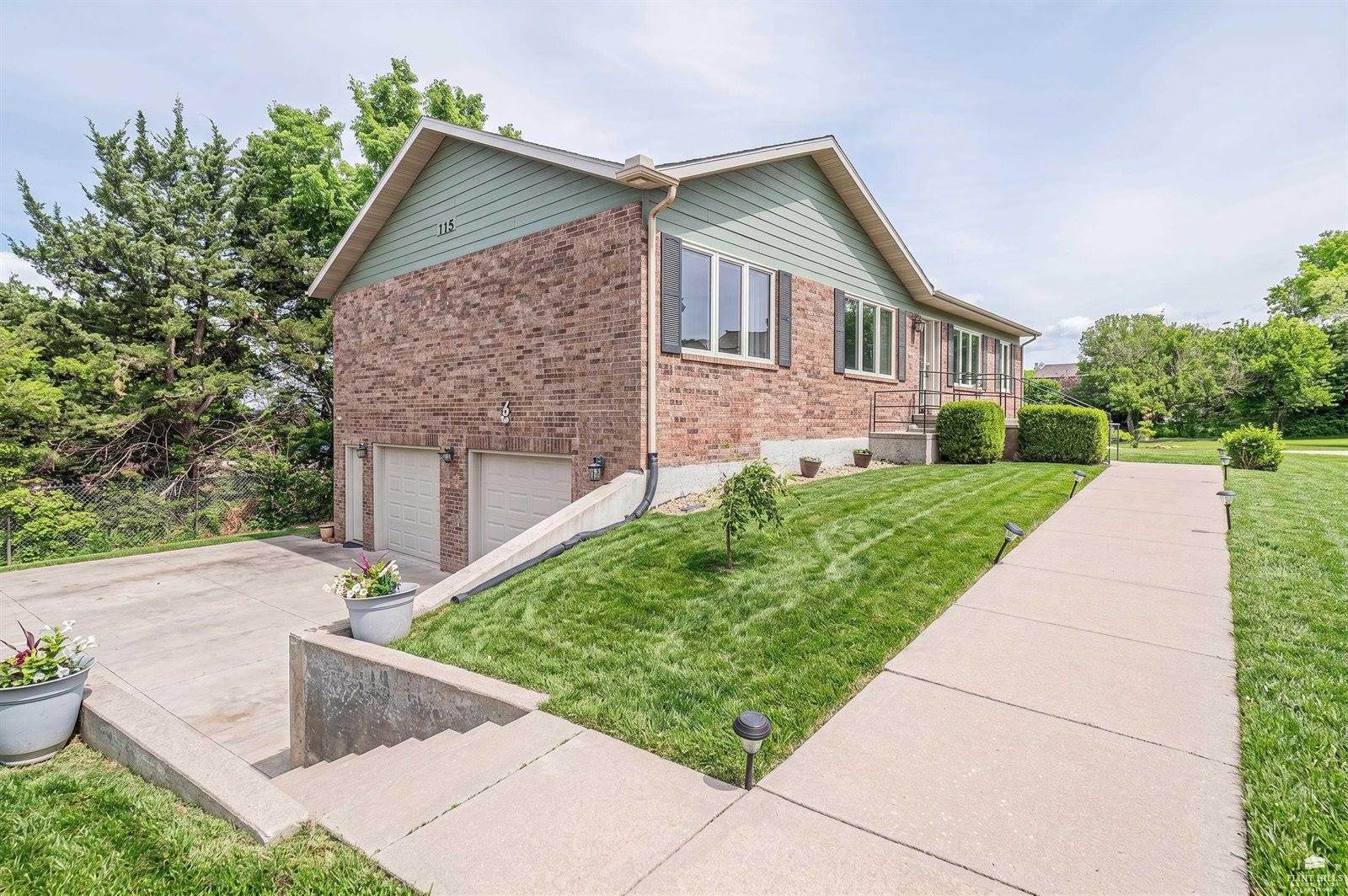 115 Harvard Pl, Manhattan, KS 66502