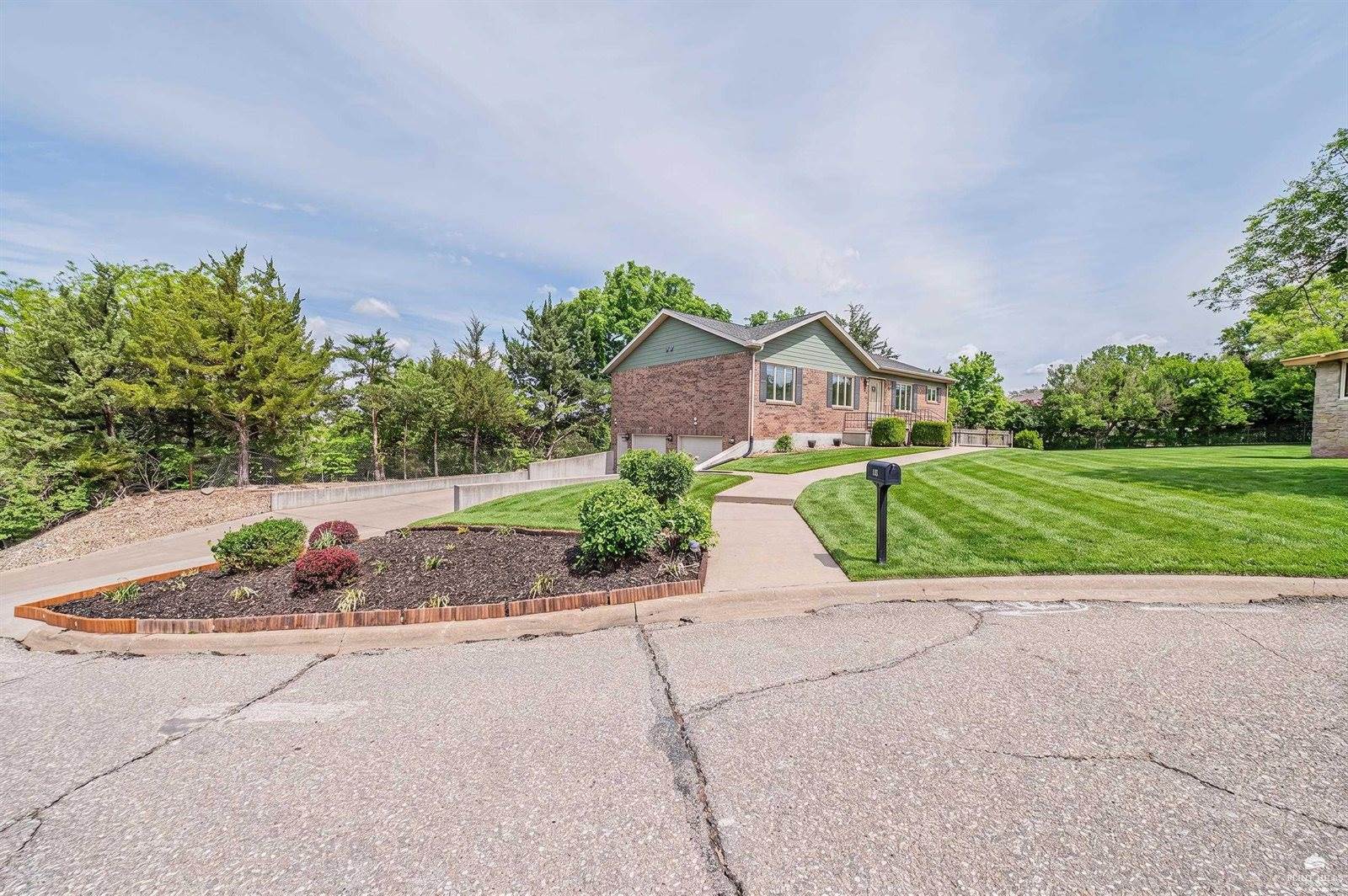 115 Harvard Pl, Manhattan, KS 66502
