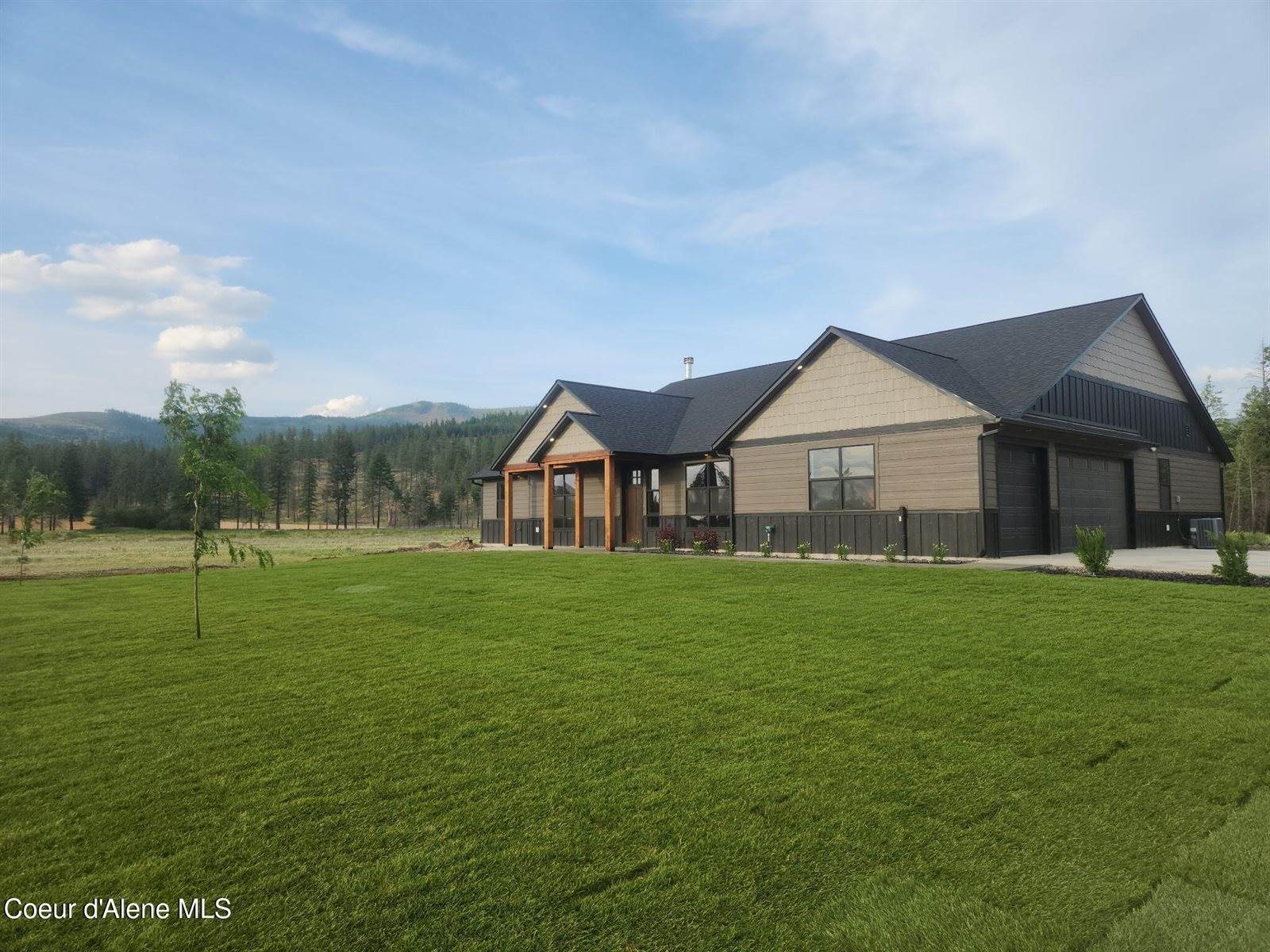 969 Flying Geese Way, Blanchard, ID 83804