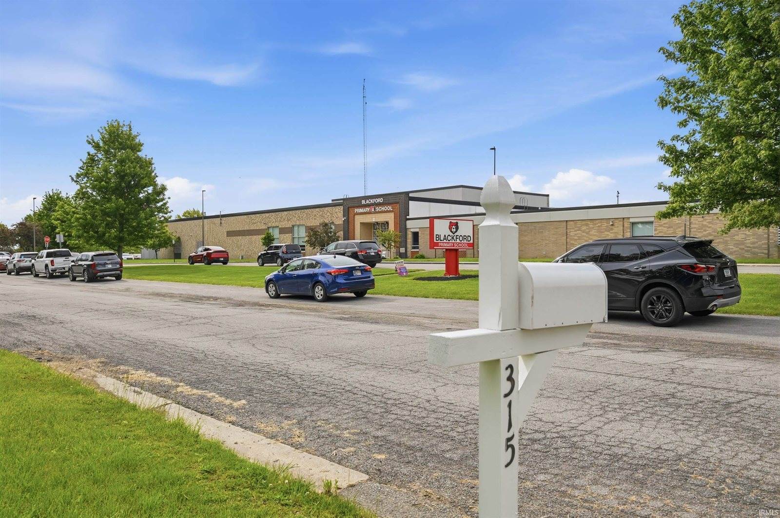 315 E McDonald Street, Hartford City, IN 47348