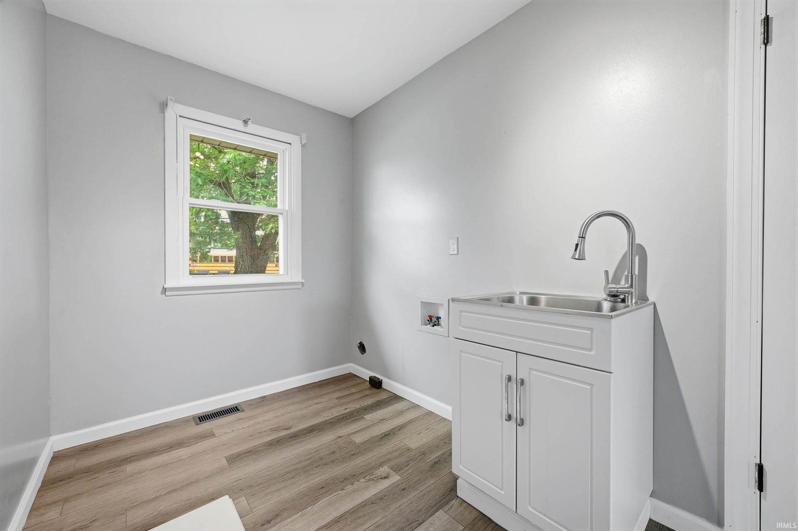 315 E McDonald Street, Hartford City, IN 47348