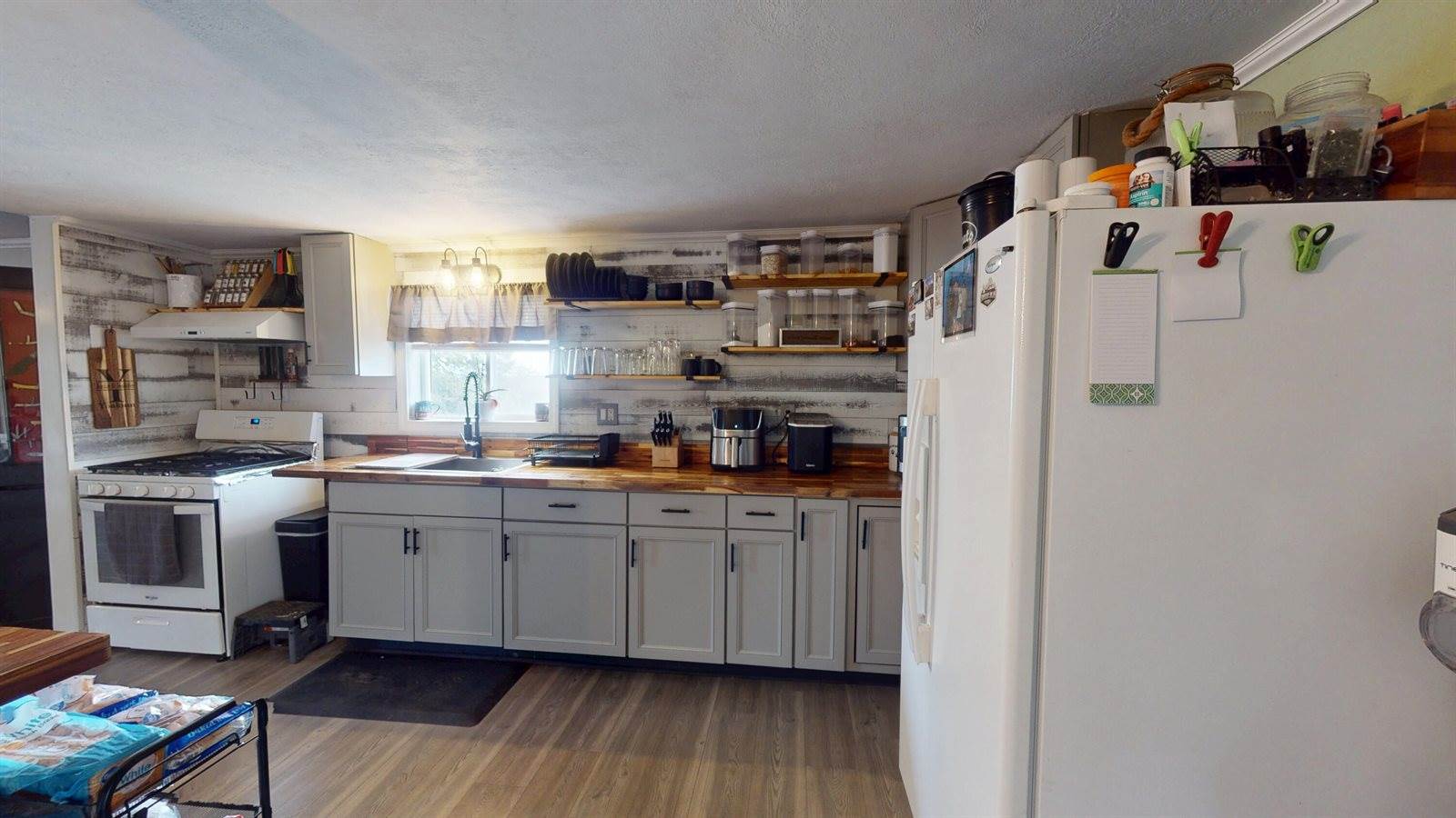 905 Presque Isle Road, Ashland, ME 04732