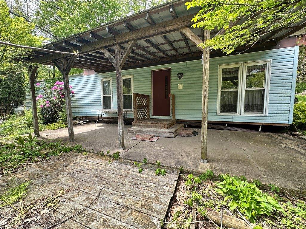 179 Sharon Rd, West Salem Township, PA 16125