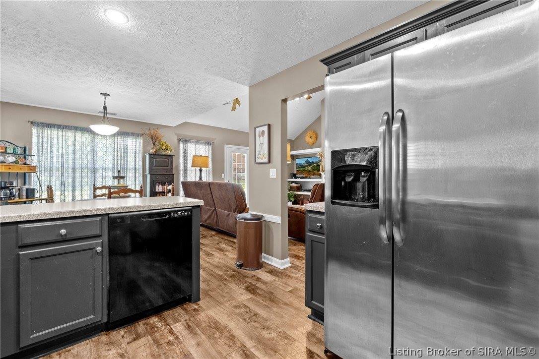 4225 Silver Glade Trail, Sellersburg, IN 47172