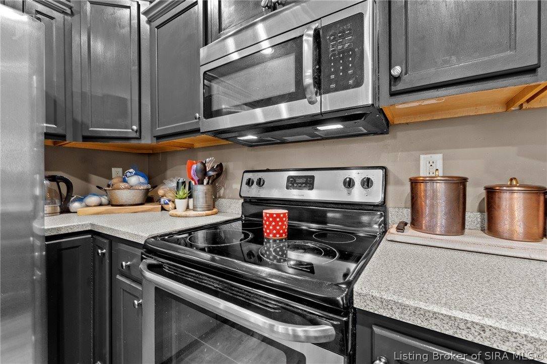 4225 Silver Glade Trail, Sellersburg, IN 47172
