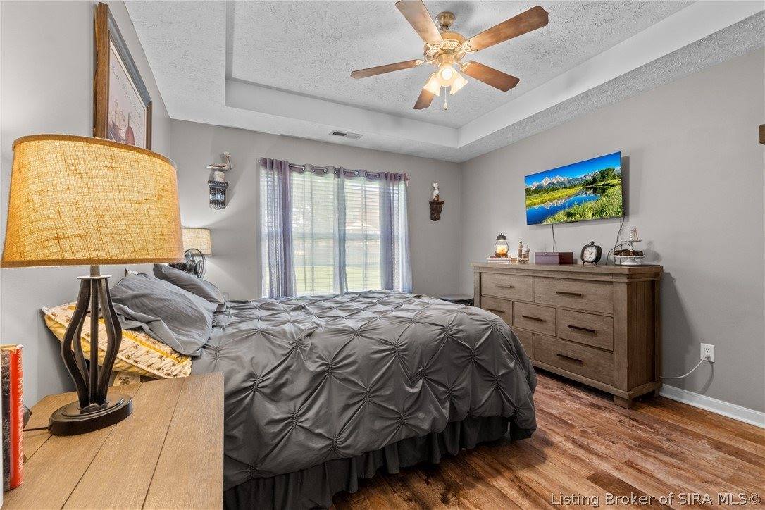 4225 Silver Glade Trail, Sellersburg, IN 47172