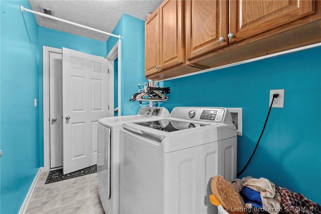 4225 Silver Glade Trail, Sellersburg, IN 47172