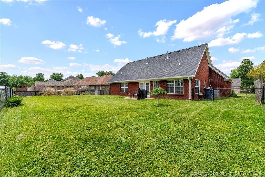 4225 Silver Glade Trail, Sellersburg, IN 47172