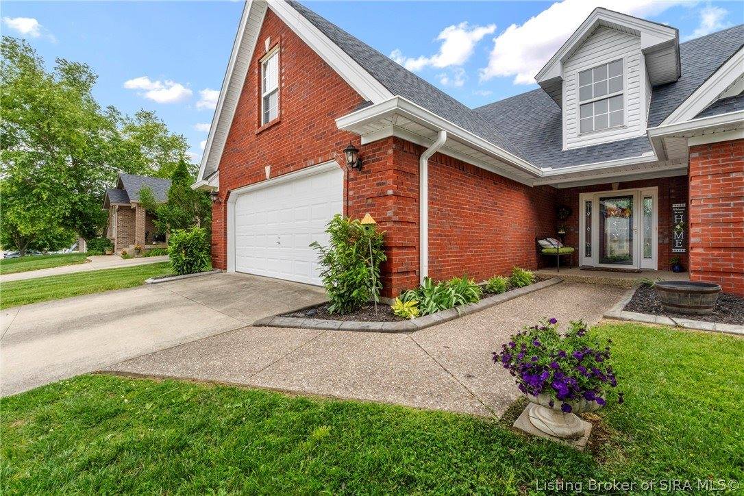 4225 Silver Glade Trail, Sellersburg, IN 47172