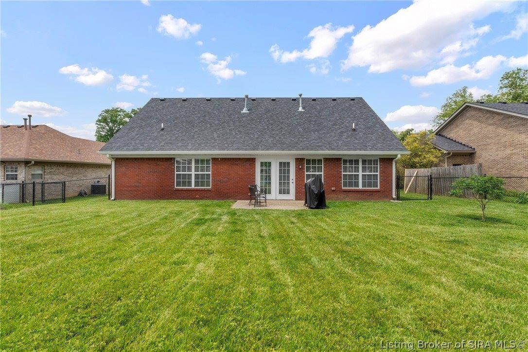 4225 Silver Glade Trail, Sellersburg, IN 47172