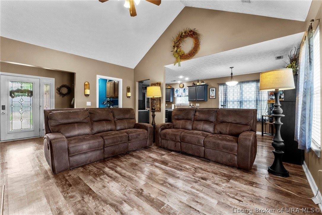 4225 Silver Glade Trail, Sellersburg, IN 47172