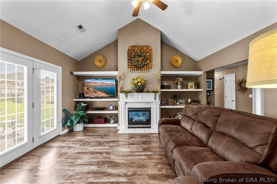 4225 Silver Glade Trail, Sellersburg, IN 47172