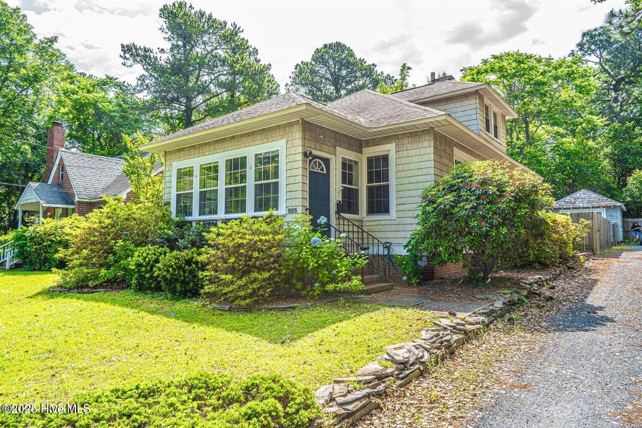 555 North May Street, Southern Pines, NC 28387