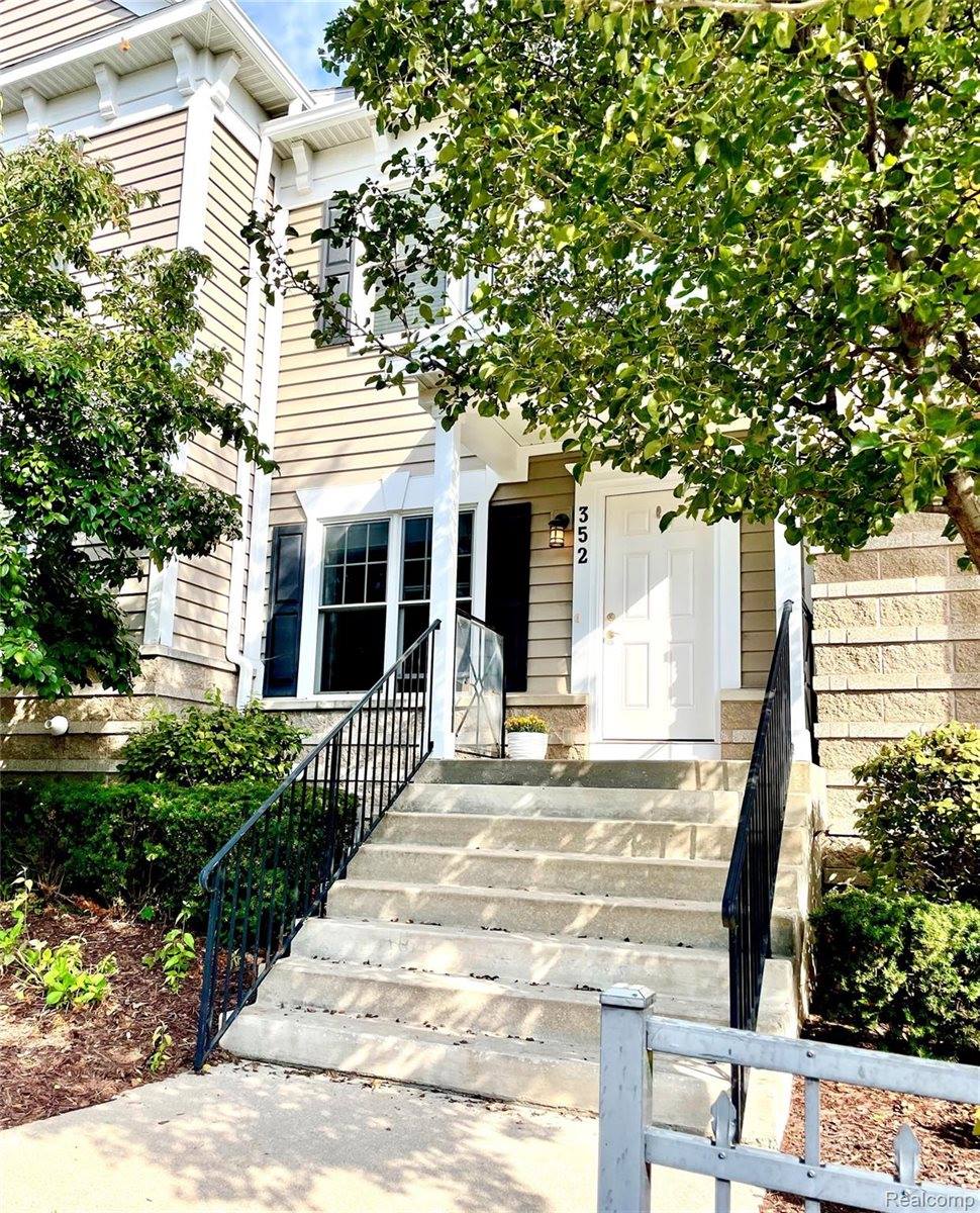 352 West Grand River Avenue, EastLansingCity_Ingham, MI 48823