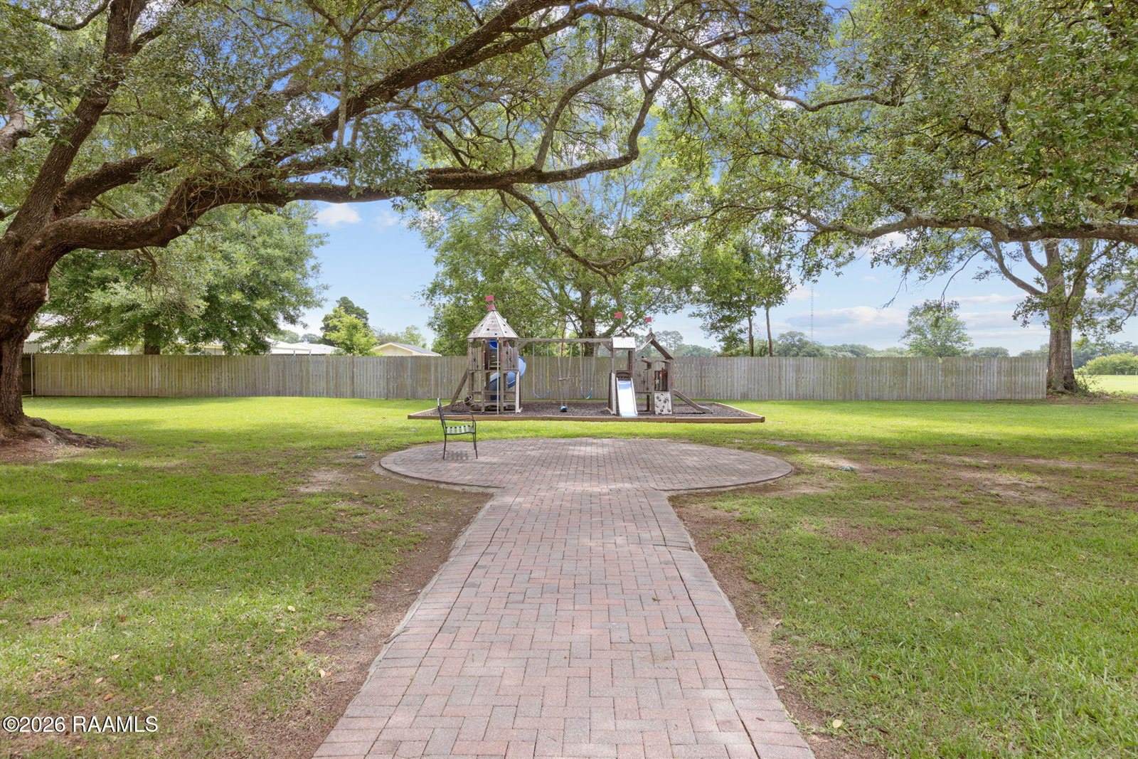 108 Shadow Bend Drive, Broussard, LA 70518
