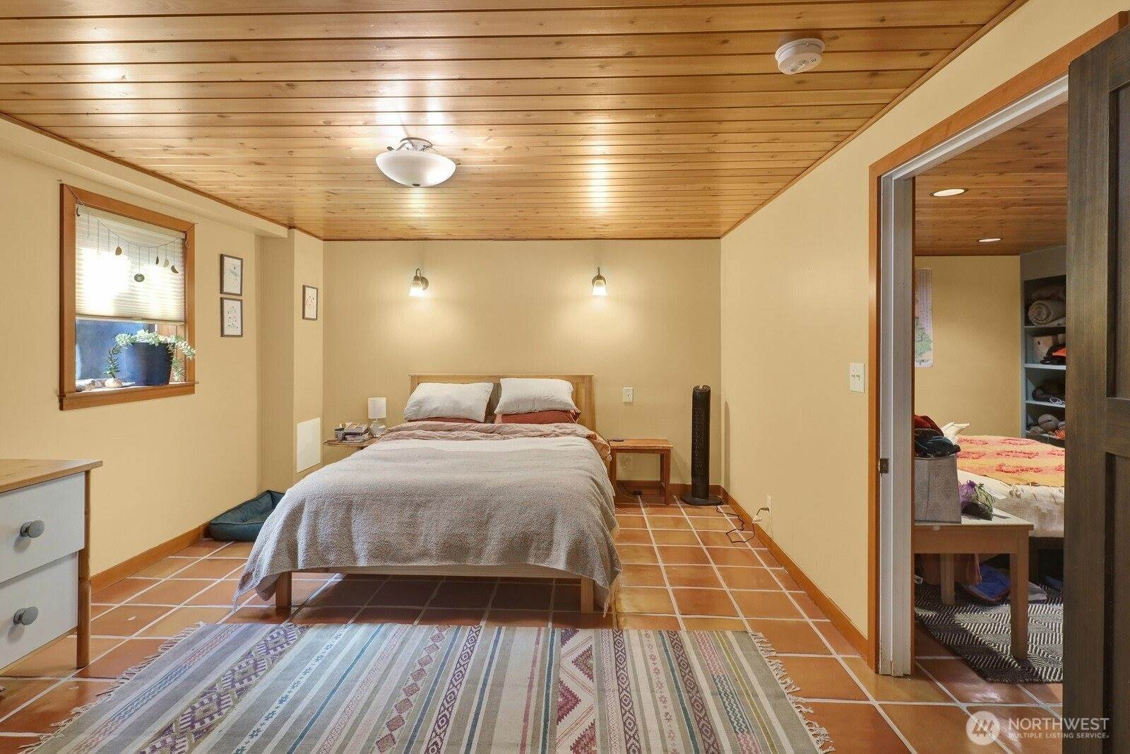 2070 Fairhaven Avenue, Bellingham, WA 98229