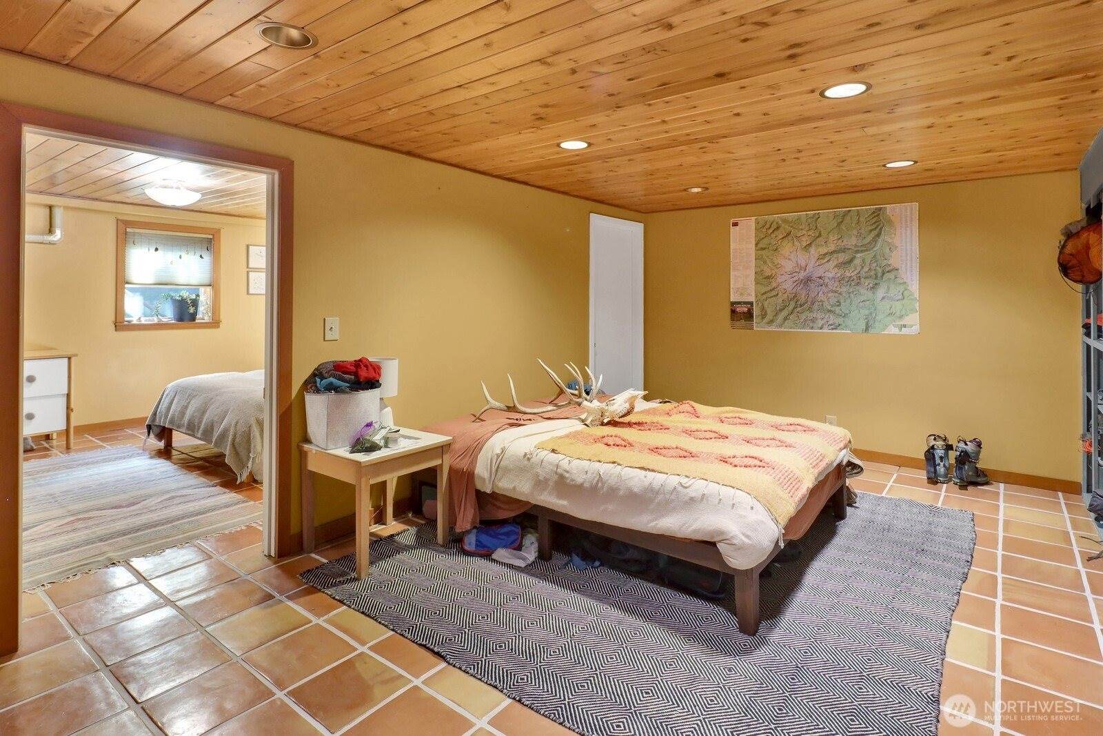 2070 Fairhaven Avenue, Bellingham, WA 98229