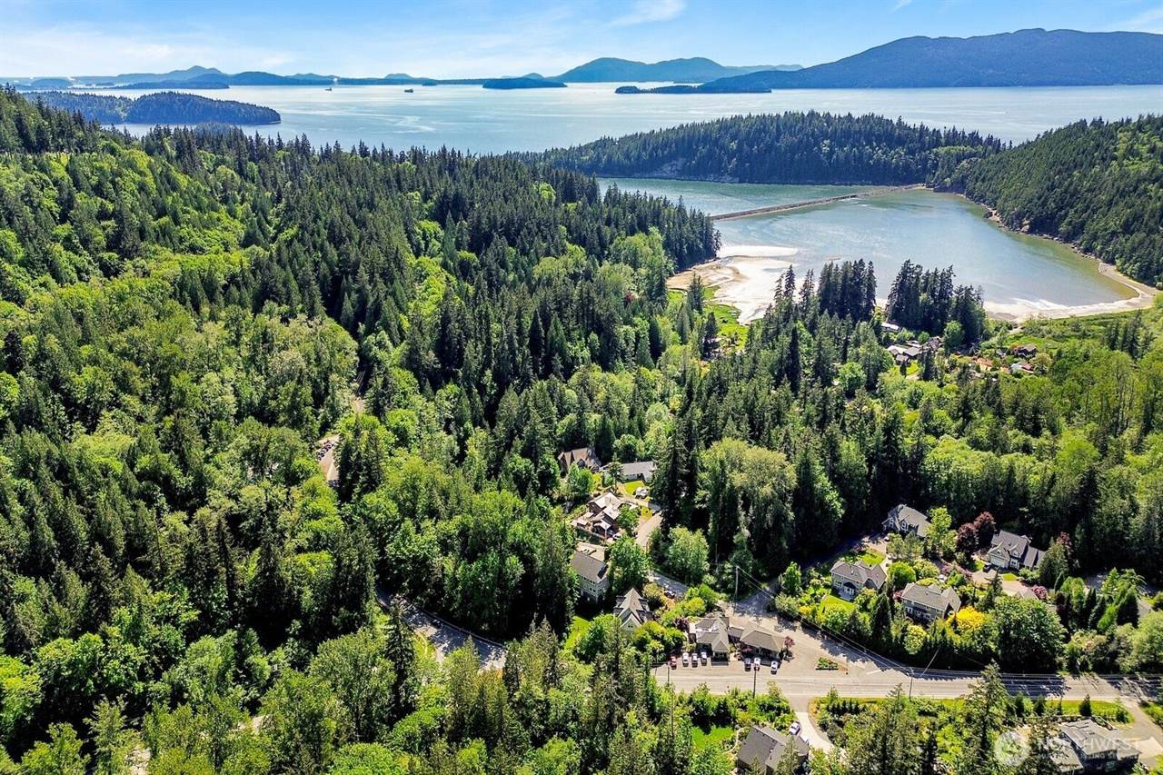 2070 Fairhaven Avenue, Bellingham, WA 98229