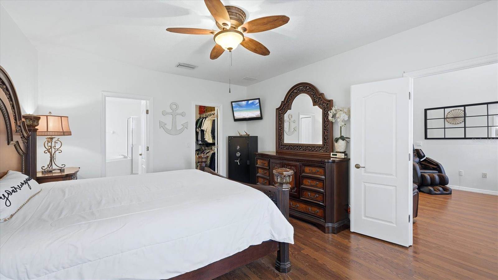 8222 Haven Harbour Way, Bradenton, FL 34212