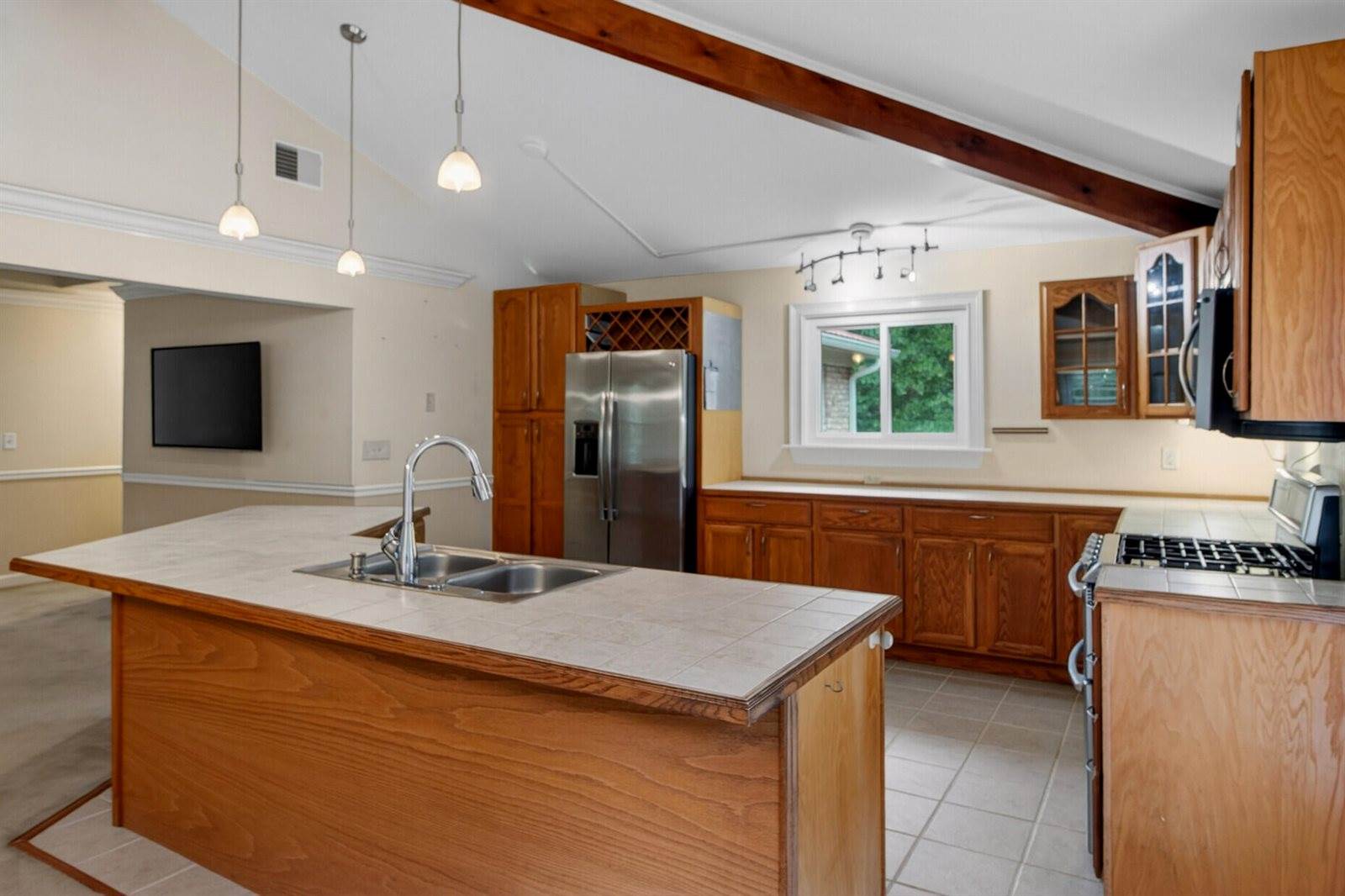 1105 County Line Road, Cross, SC 29436