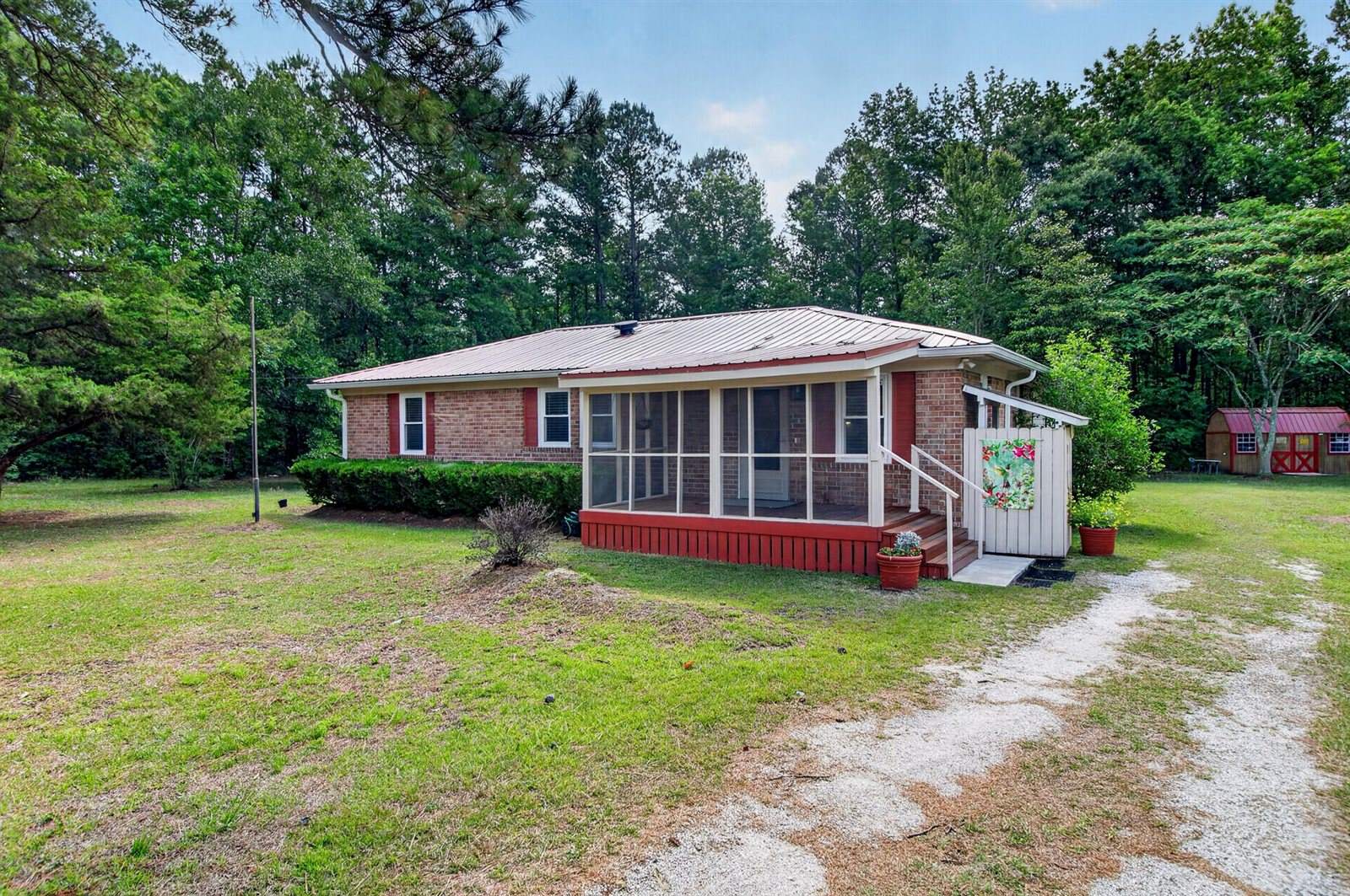 1105 County Line Road, Cross, SC 29436