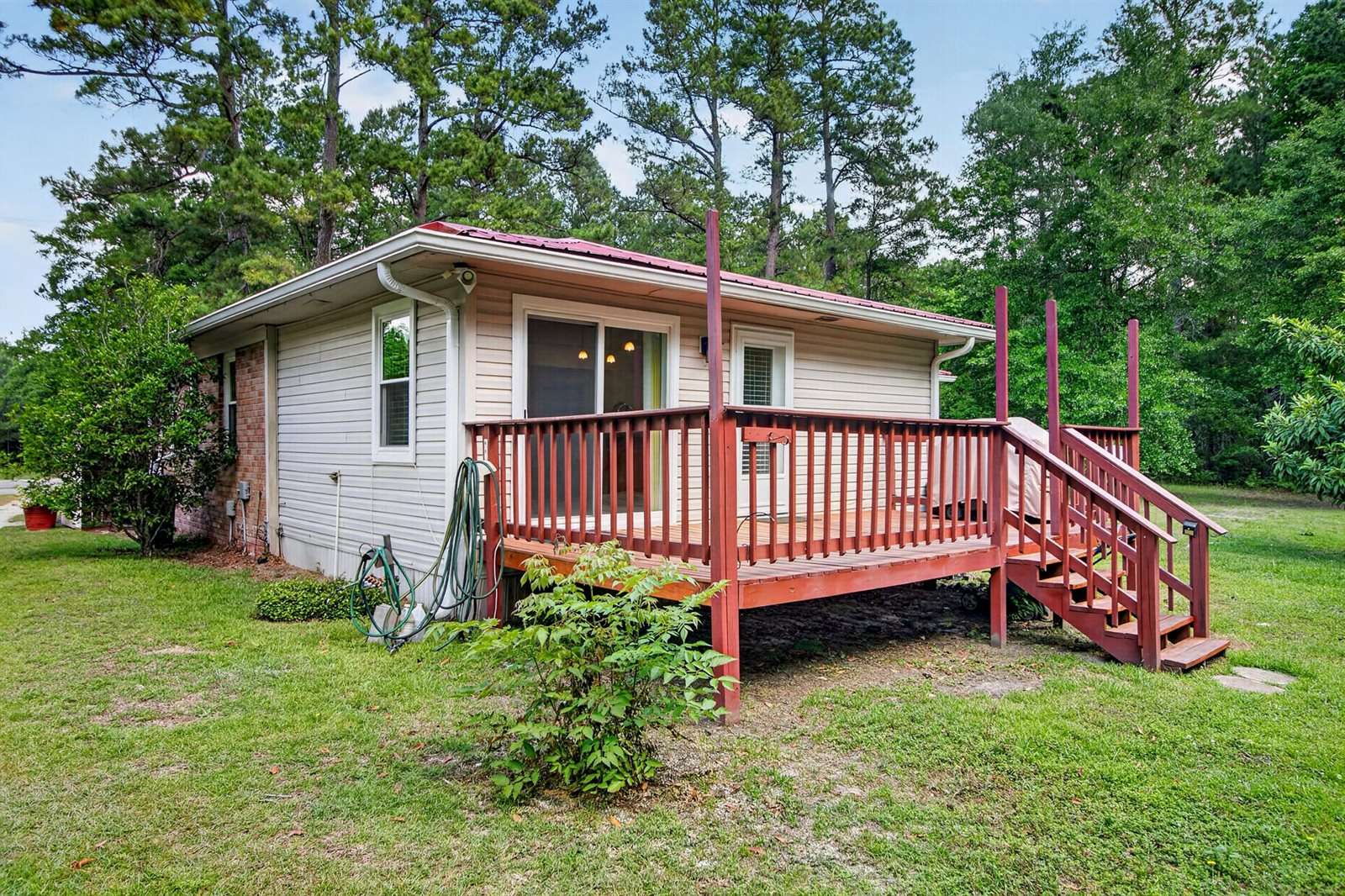 1105 County Line Road, Cross, SC 29436